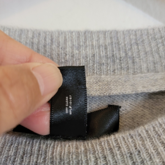 AQUA Cashmere Heather Gray  Sweater Top Sz S Long Sleeve Old Money Quite Luxury - Picture 10 of 11